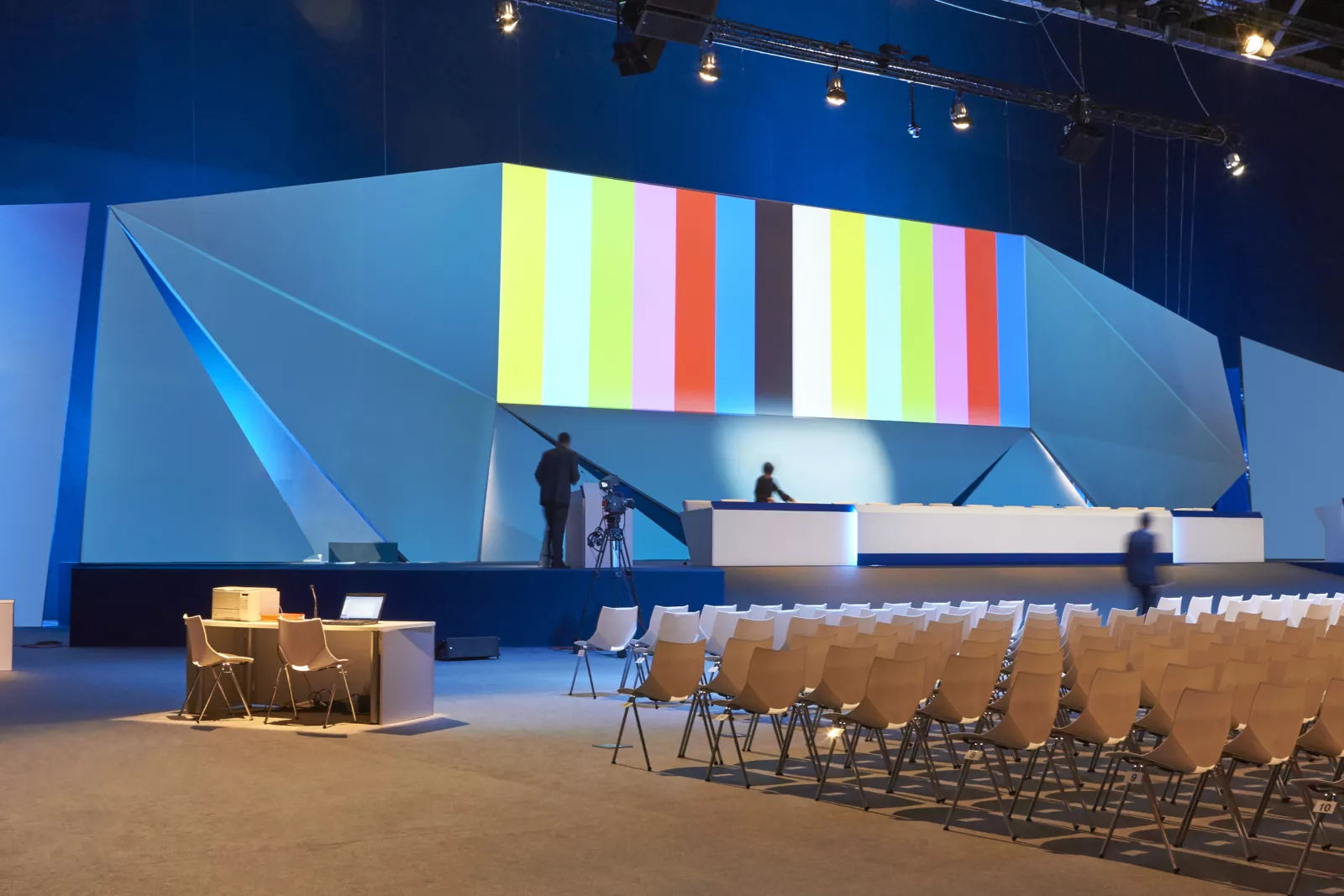 Conference hall. Convention center with podium. Professional mee Ekooz